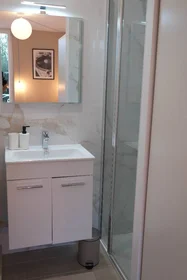 Private room at Cannes, 06400, image 21 of 29