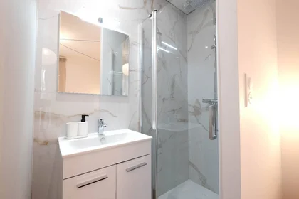 Private room at Cannes, 06400, image 22 of 29