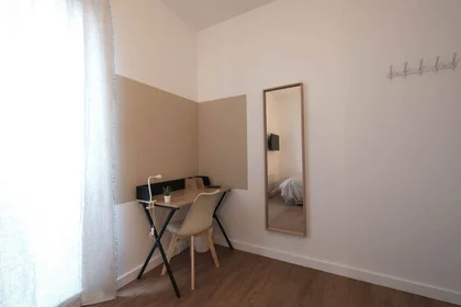 Private room at Cannes, 06400, image 25 of 29