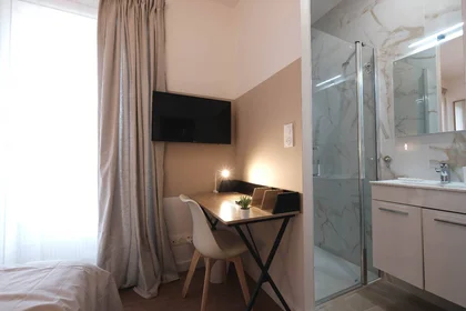 Private room at Cannes, 06400, image 27 of 29