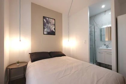 Private room at Cannes, 06400, image 29 of 29