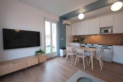 Private room at Cannes, 06400, image 6 of 29