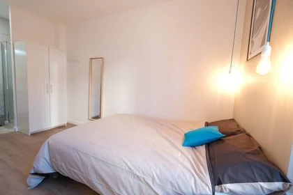 Private room at Cannes, 06400, image 10 of 29