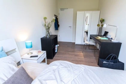 Özel oda konumu Fritz-Erler-Straße, Neuperlach, 1 10 görüntüsü