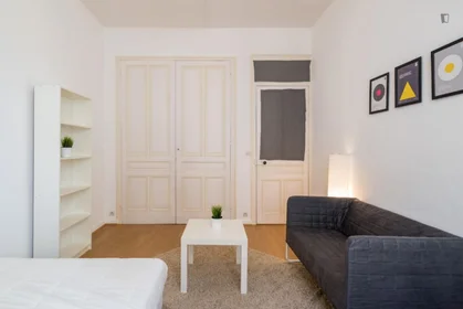 Stanza privata in Rue Villebois Mareuil, immagine 3 di 15