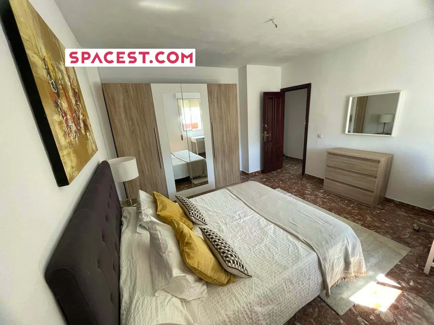 Cozy room for students available in 