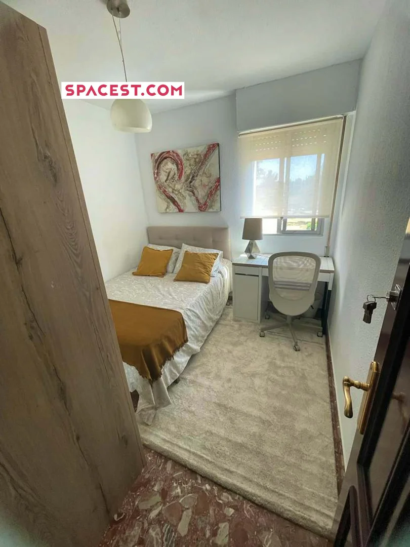 Cozy room for students available in 