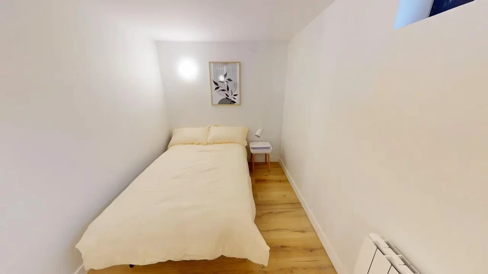 Chambre confortable pour étudiants disponible dans 