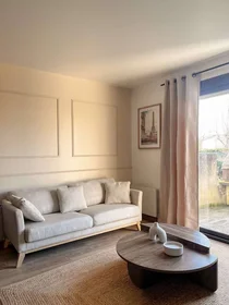 Private room at Poitiers, 86000, image 1 of 3