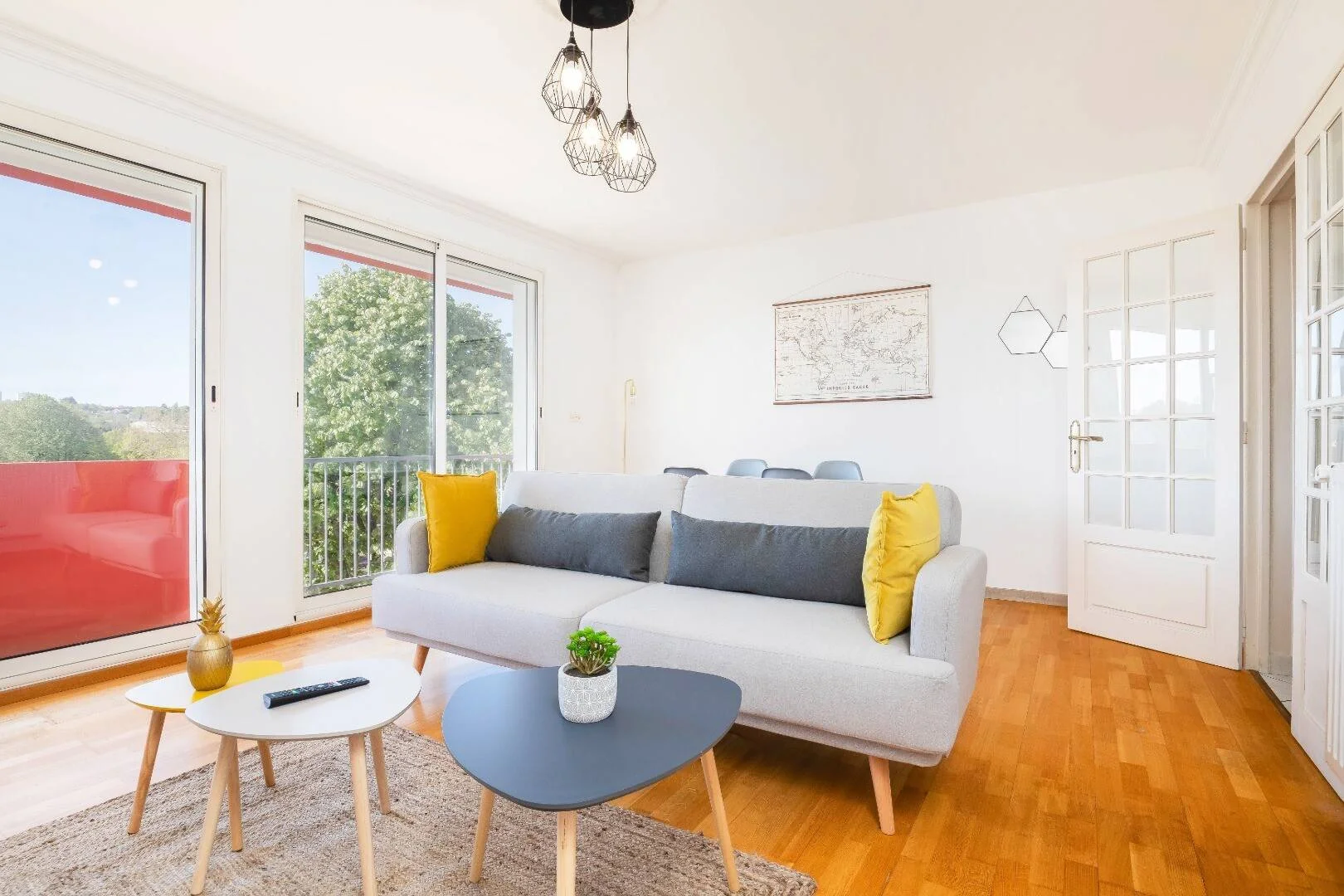 Room for rent in student apartment in , fully furnished