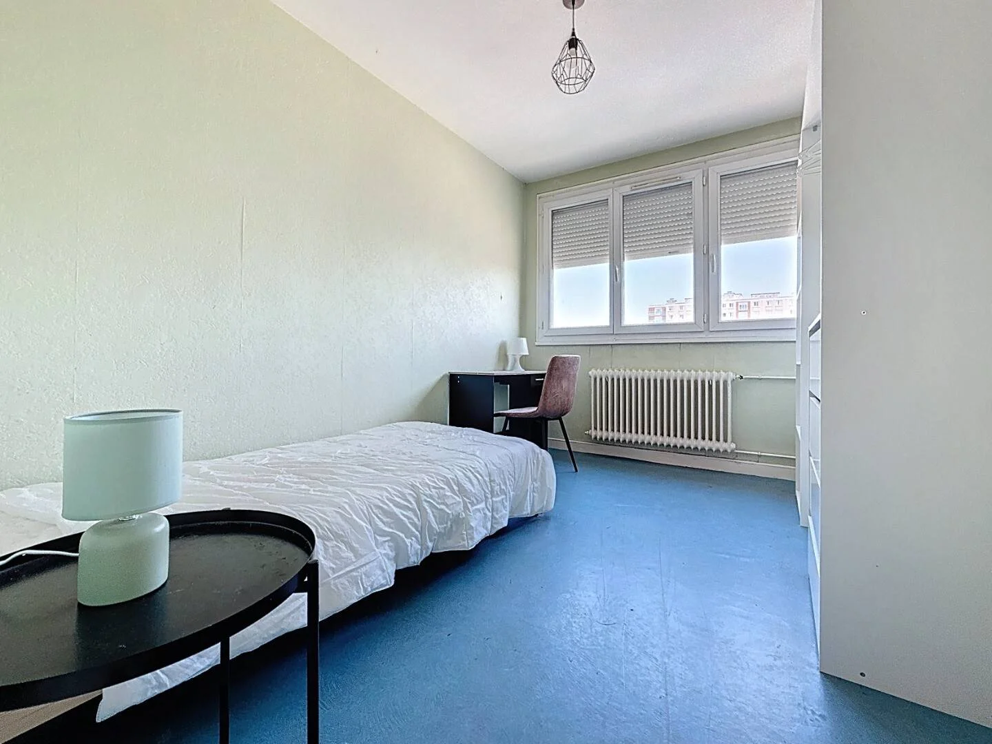 Quarto amigo do estudante em  com comodidades modernas