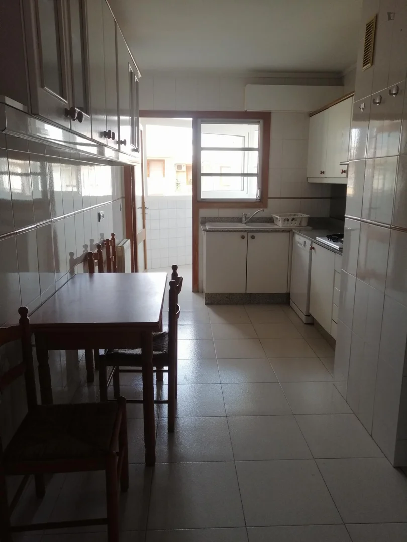 Comfortable and spacious student room in 