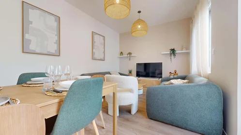 Habitación privada en 156 Av. de Lavaur, 31500 Toulouse, France, imagen 12 de 26