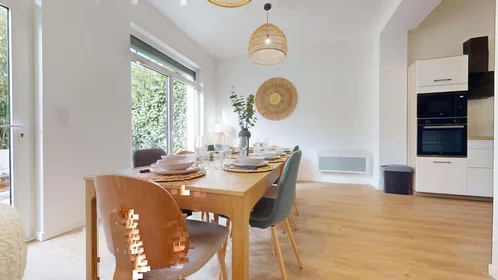 Habitación privada en 156 Av. de Lavaur, 31500 Toulouse, France, imagen 17 de 26