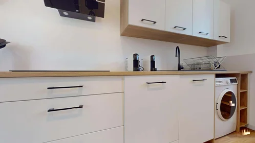 Habitación privada en 156 Av. de Lavaur, 31500 Toulouse, France, imagen 18 de 26