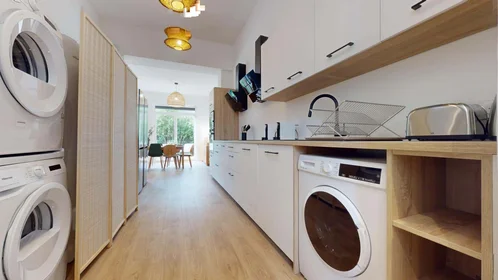 Habitación privada en 156 Av. de Lavaur, 31500 Toulouse, France, imagen 19 de 26