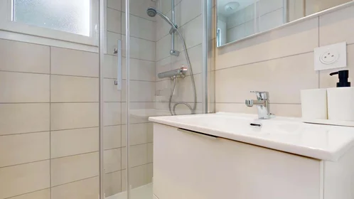 Habitación privada en 156 Av. de Lavaur, 31500 Toulouse, France, imagen 6 de 26