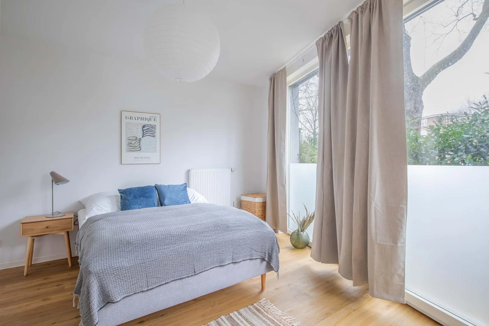 Budget-friendly student room close to campus in 