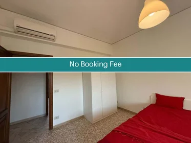 Chambre privée à Via Capo di Mondo, 78, 50136 Firenze FI, Italy, image 1 de 13