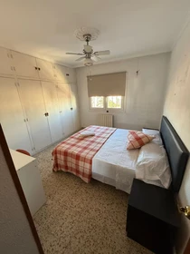 Habitación privada muy luminosa en Malaga