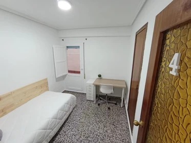 Habitación privada muy luminosa en Valencia