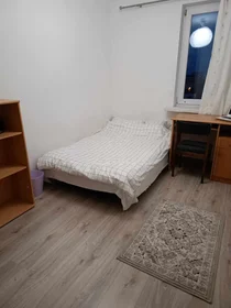 Quarto privado em Juliana Tuwima 1/1, imagem 1 de 8