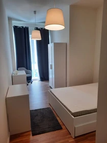 Room for rent with double bed Porto