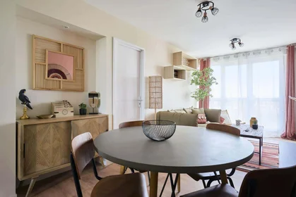 Quarto privado em 4 Pl. Général Patton, 10000 Troyes, France, imagem 15 de 21