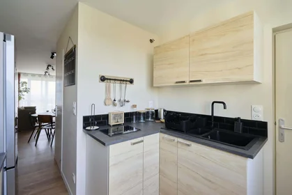 Quarto privado em 4 Pl. Général Patton, 10000 Troyes, France, imagem 19 de 21