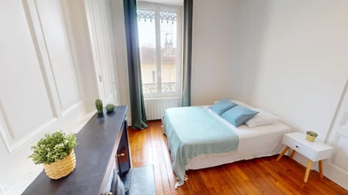 Quarto barato em Lyon