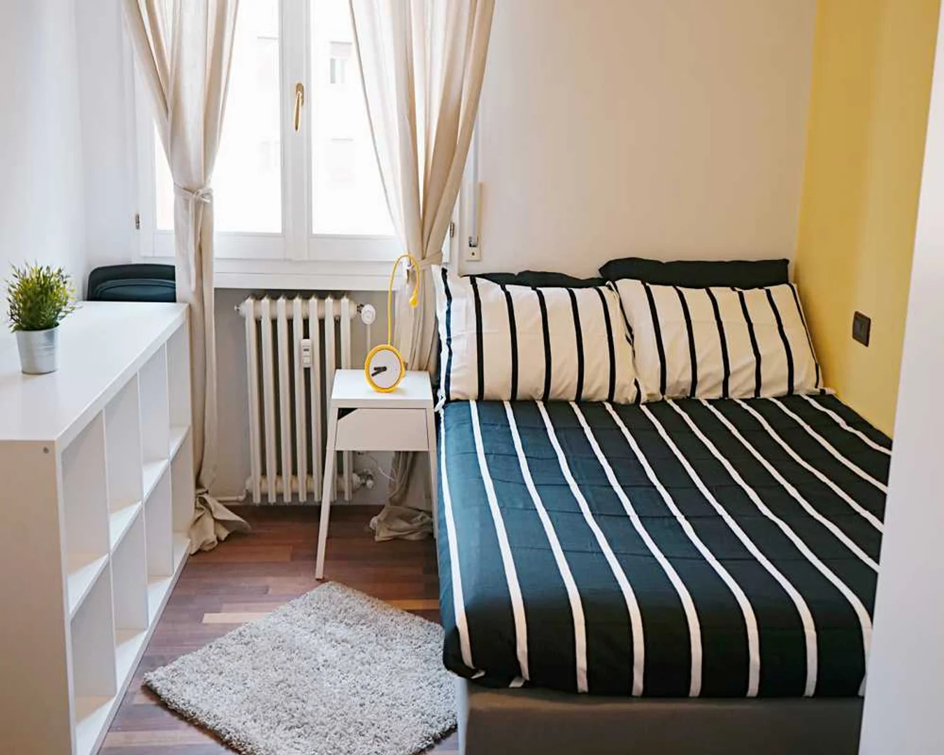 Habitación acogedora para estudiantes disponible en
