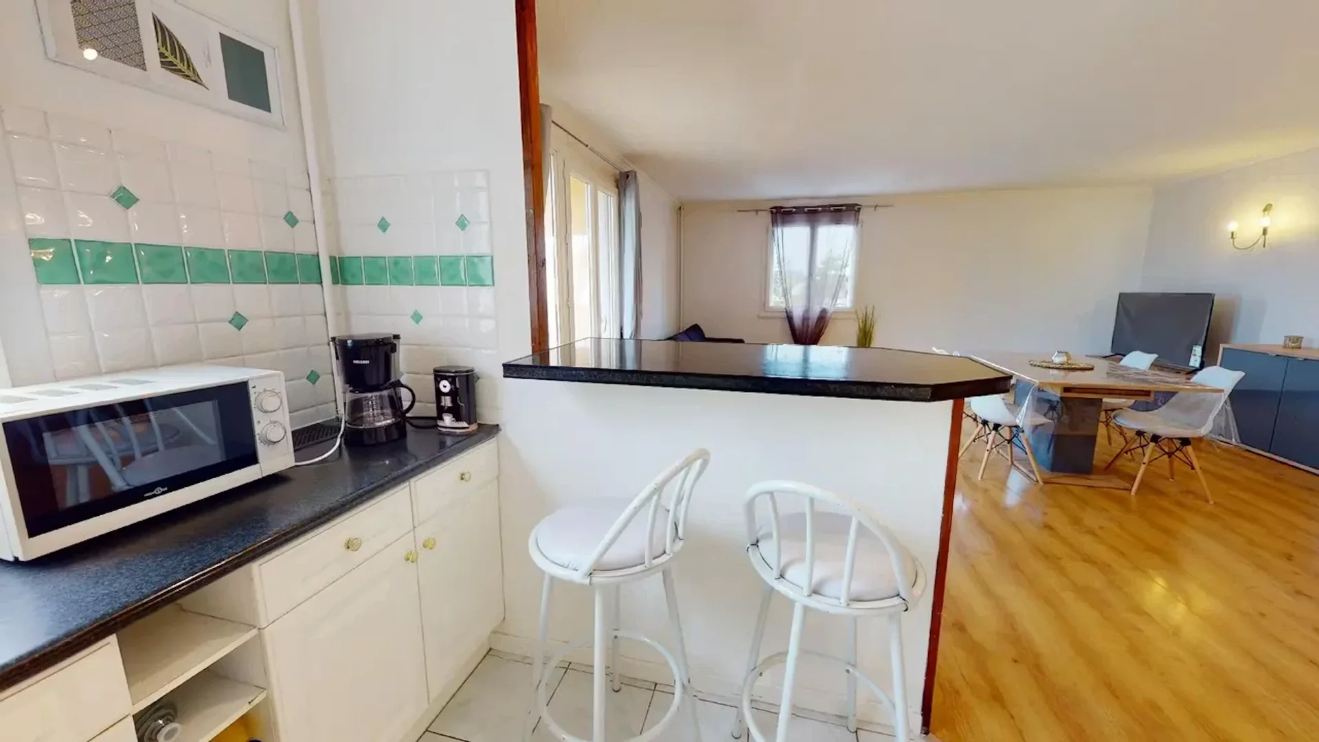 'de öğrenci dairesinde, tamamen mobilyalı kiralık oda