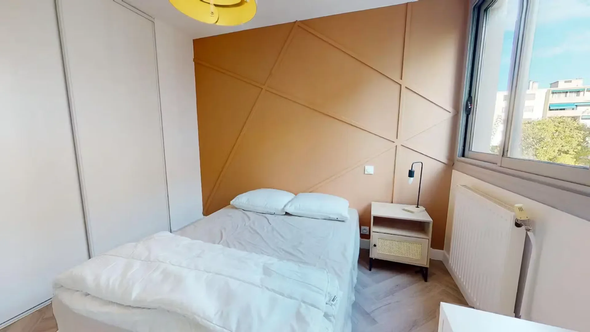 Quarto para alugar em apartamento de estudantes em , totalmente mobilado