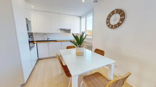 Quarto privado em Rue Lavoisier, Crêt de Roc, imagem 7 de 10