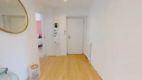 Quarto privado em Rue Lavoisier, Crêt de Roc, imagem 8 de 10