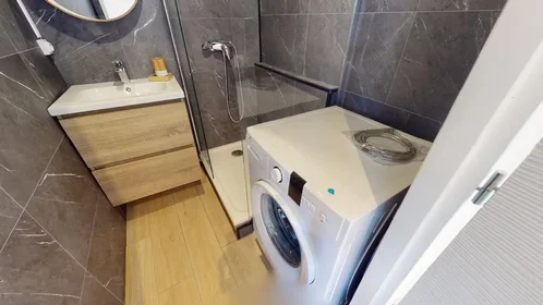 Quarto privado em Rue Lavoisier, Crêt de Roc, imagem 10 de 10