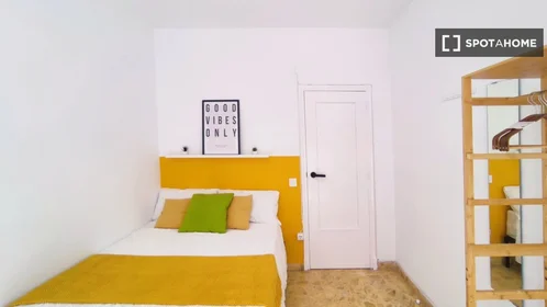 Stanza privata in C. San Esteban, immagine 2 di 19