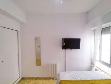 Chambre privée à C. San Esteban, image 1 de 10
