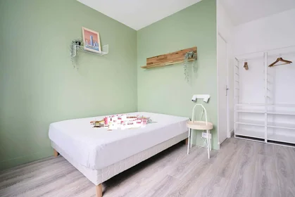Özel oda konumu 271 Rue d'Estienne d'Orves, 92700 Colombes, France, 2 40 görüntüsü