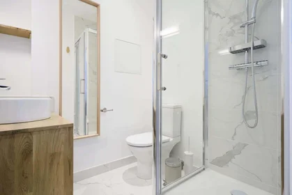 Özel oda konumu 271 Rue d'Estienne d'Orves, 92700 Colombes, France, 6 40 görüntüsü