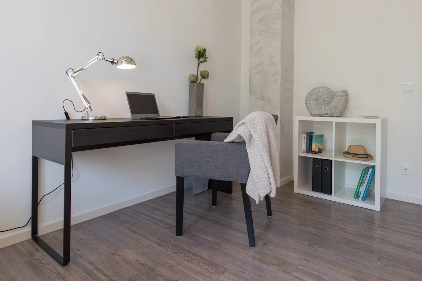 Quarto de estudante económico com localização conveniente em