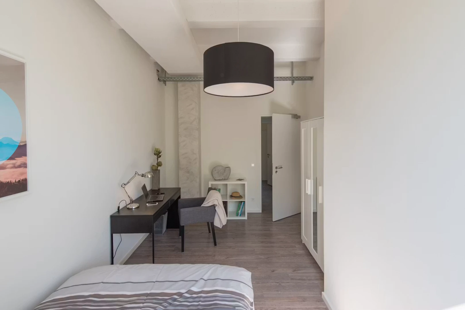 Quarto de estudante económico perto do campus em