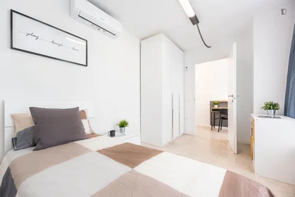 Quarto privado em Via Enrico Toti, imagem 1 de 16