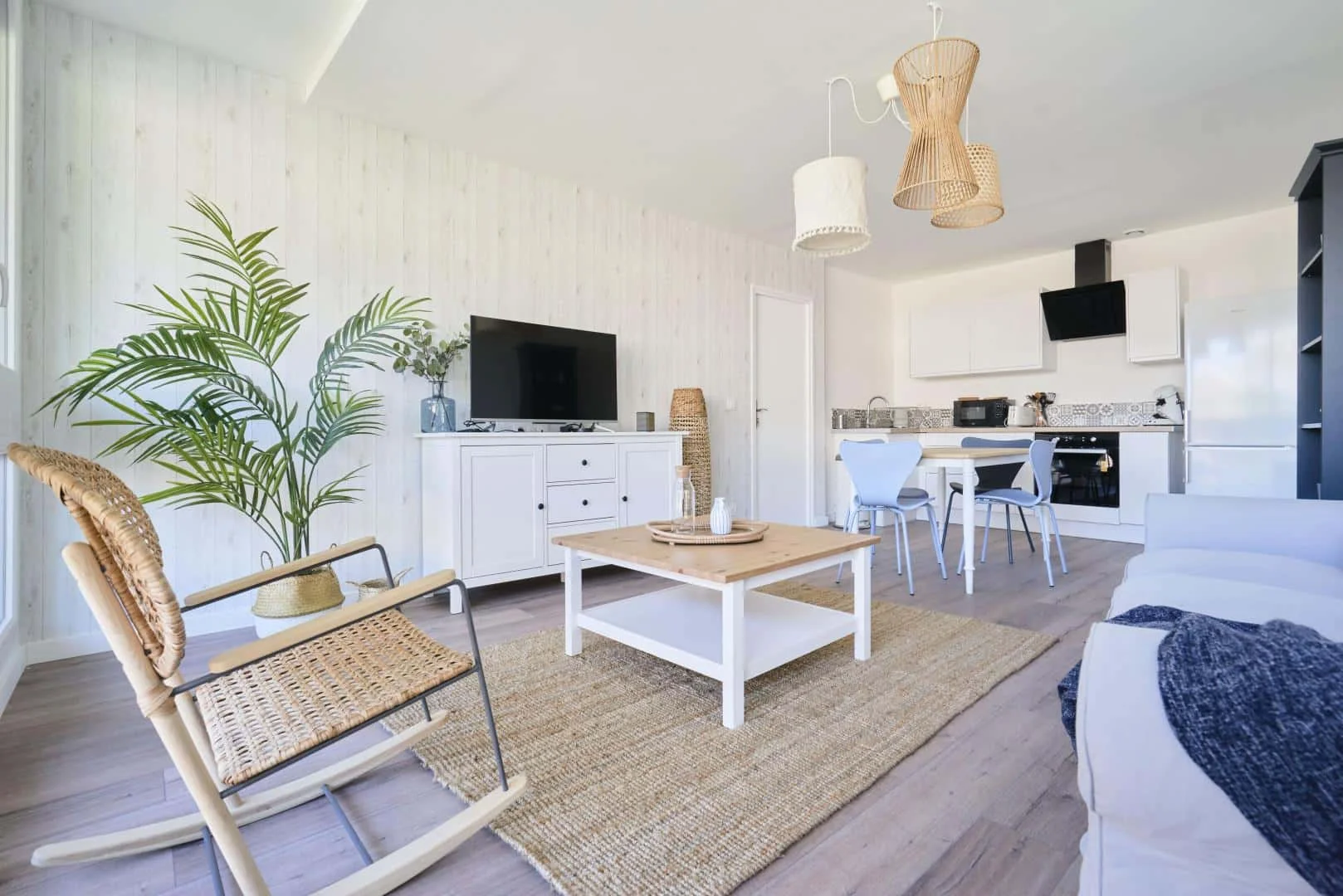 Chambre confortable pour étudiants disponible dans 