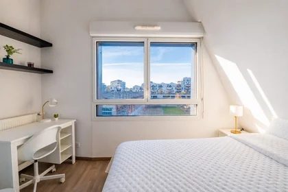 Private room at 9 rue Achard, image 1 of 10