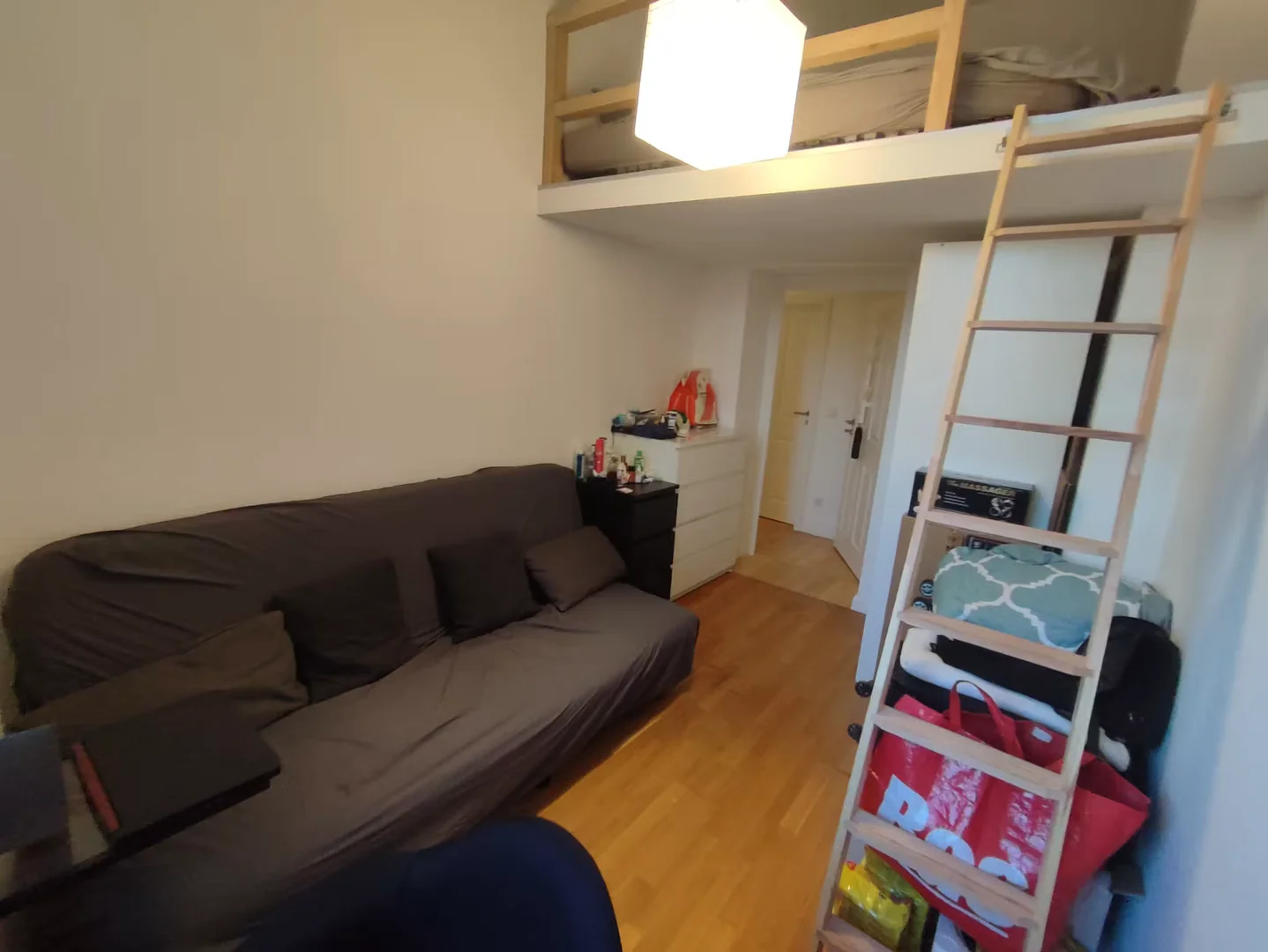 Functional student room perfect for studying in