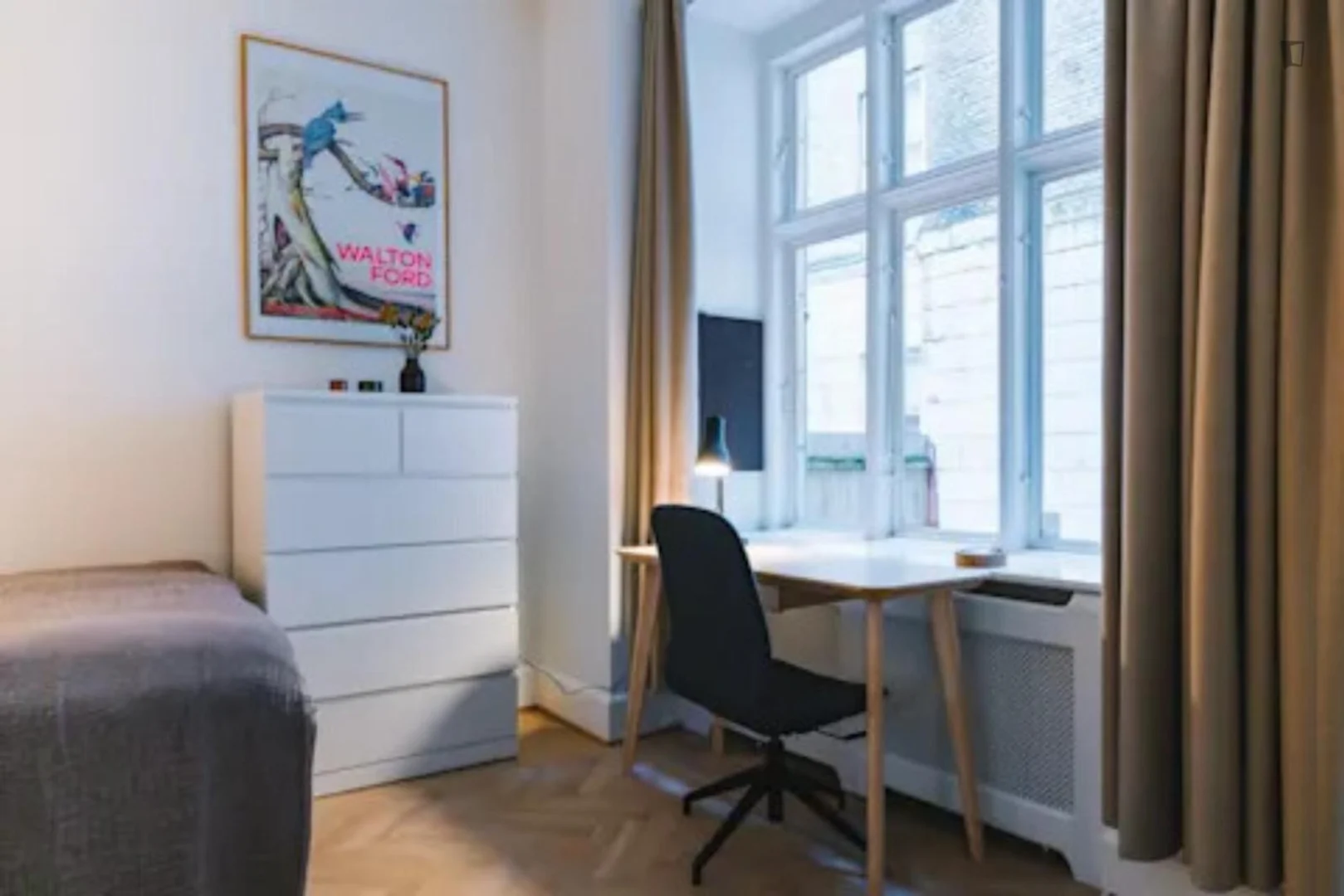 Cozy room for students available in 