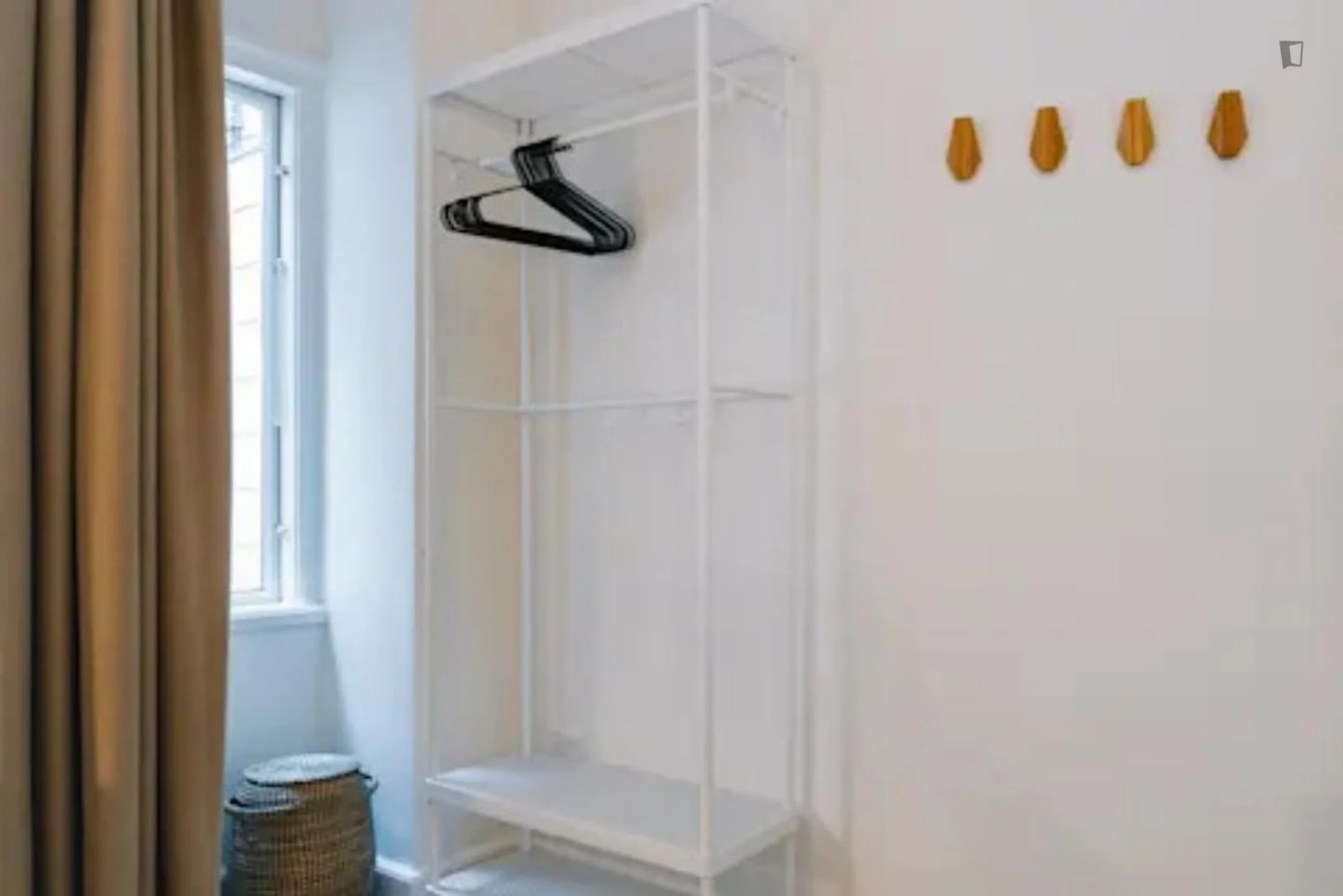 Affordable room for students with ample lighting in 