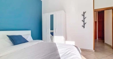 Quarto para alugar com cama de casal em Forli