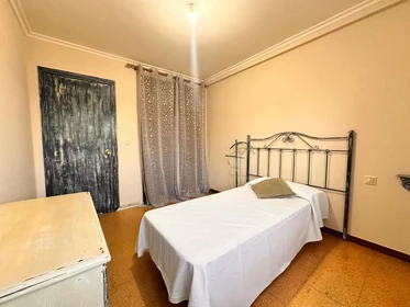 Quarto para alugar com cama de casal em Vigo